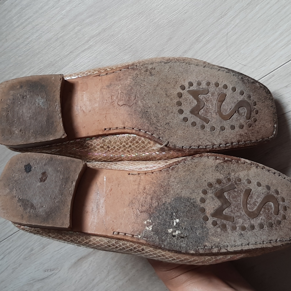 Stuart weitzman gold snake print leather slip on. 6 - Picture 4 of 10